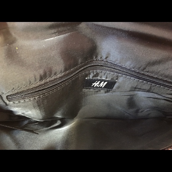 Pre Loved H&M Multicolor Sequin Glitter Clutch - Picture 3 of 3